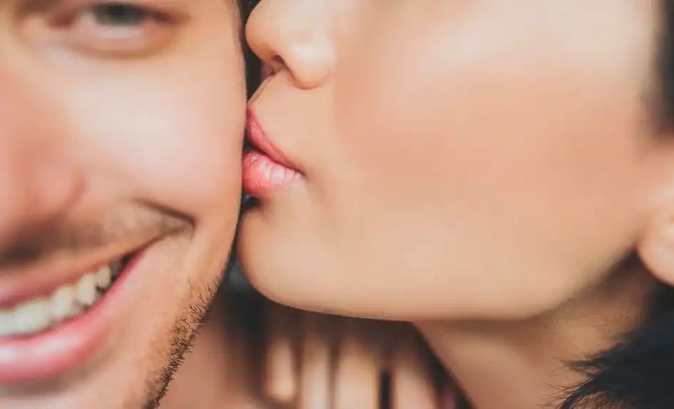 kiss-kissing image